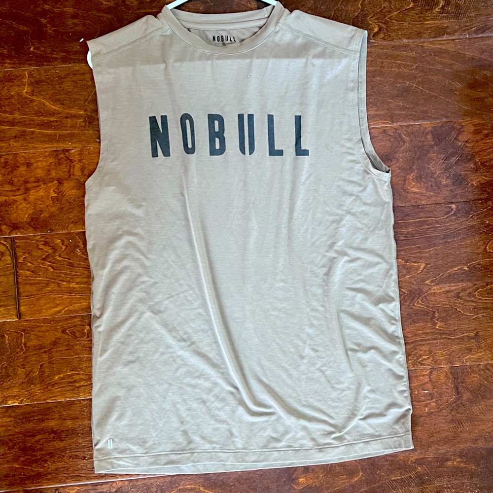Used size medium nobull tank olive green